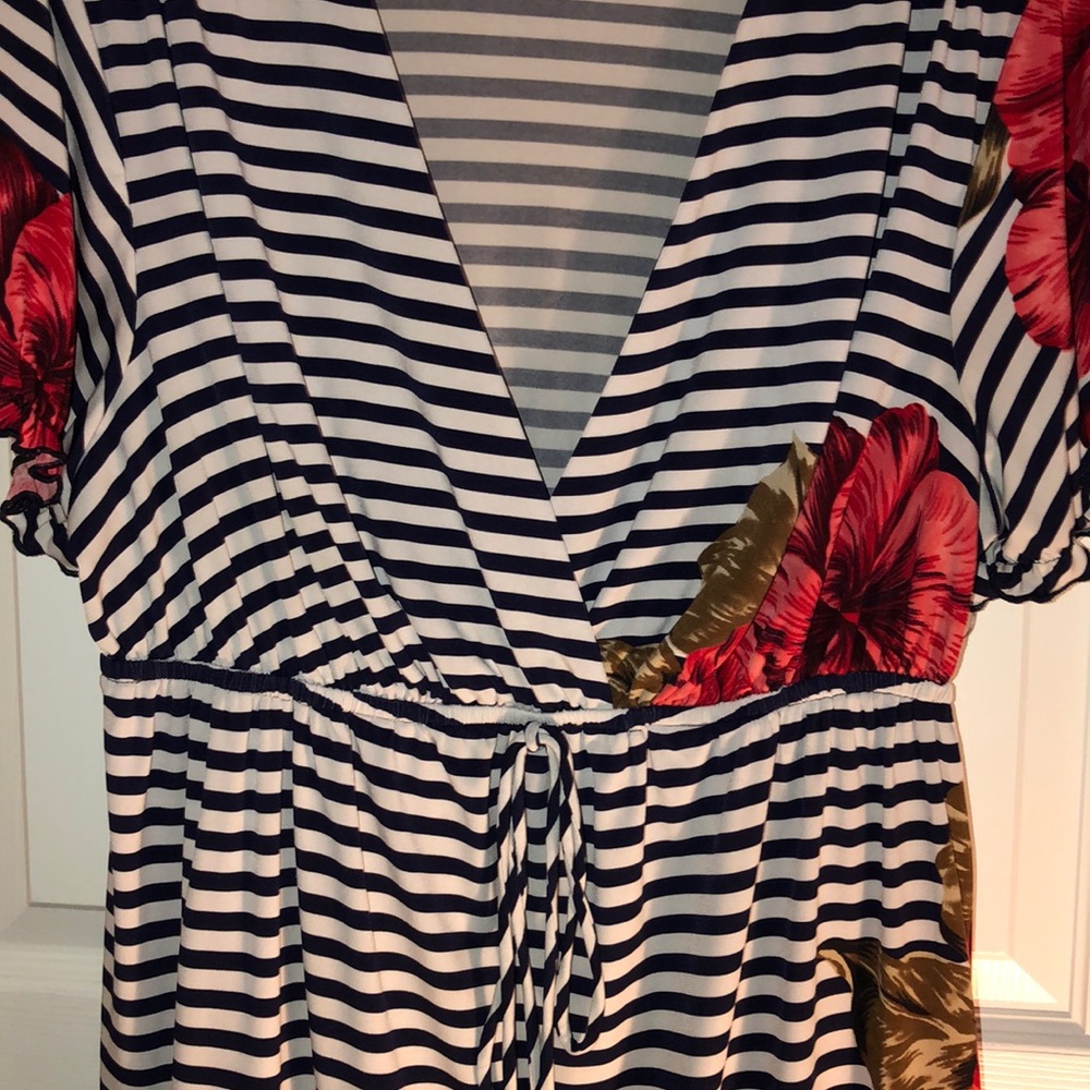 Enfocus Dress. - Picture 3 of 4